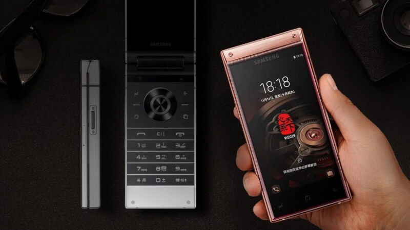 Samsung flip phone w2019