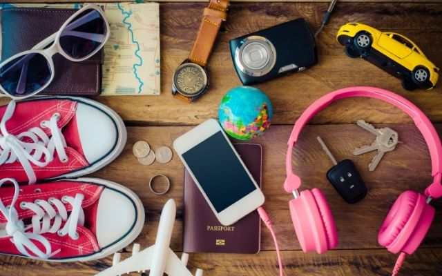 tech gadgets for travelling, Top Travel Gadgets to Carry While Travelling, Best Must-Have Travel Gadgets, best gadget for travelers, tech gadgets for traveling, best travel gadgets 2022, travel accessories list